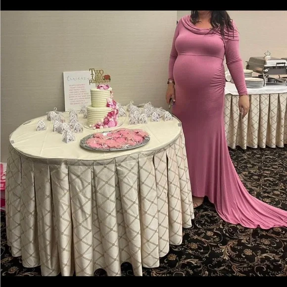 Motherhood Maternity Gown - Picture 2 of 2